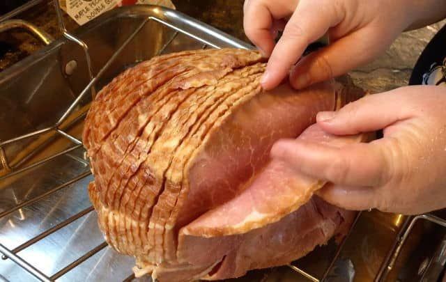 A Close Up Of The Slices Of Spiral Ham Cooking Spiral Ham Baked 